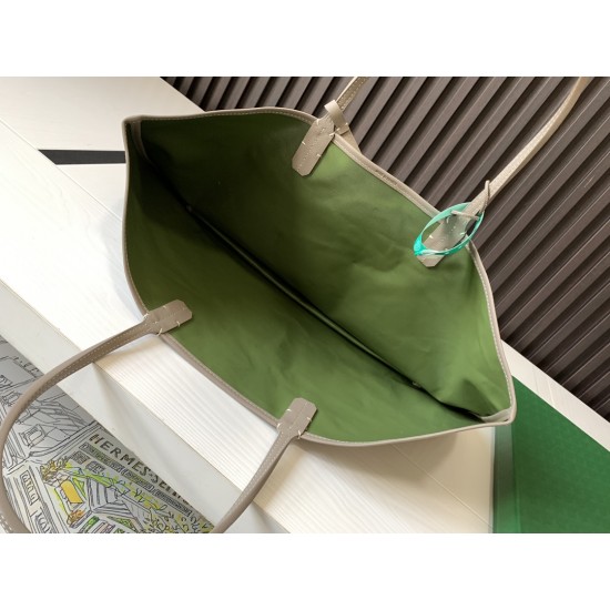 Poitiers Tote Bag