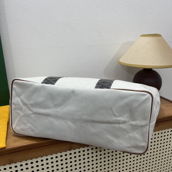Saint Louis Pertuis  tote bag