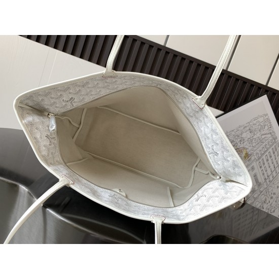 Artois Medium Zipper Tote Bag