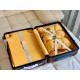 Bourget 20” Trolley Case。50 cm x 24 cm x 36 cm