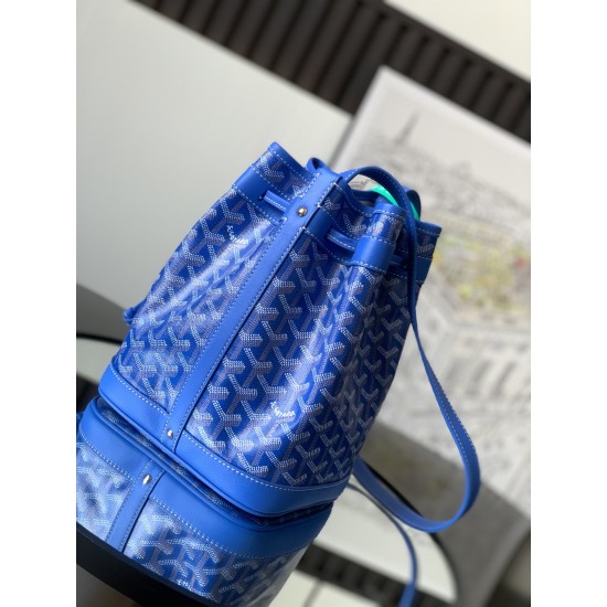 Petit Flot Bucket Bag