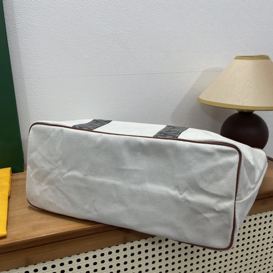 Saint Louis Pertuis  tote bag