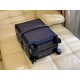 Bourget 20” Trolley Case。50 cm x 24 cm x 36 cm