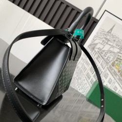 Sagon Nano Bag
