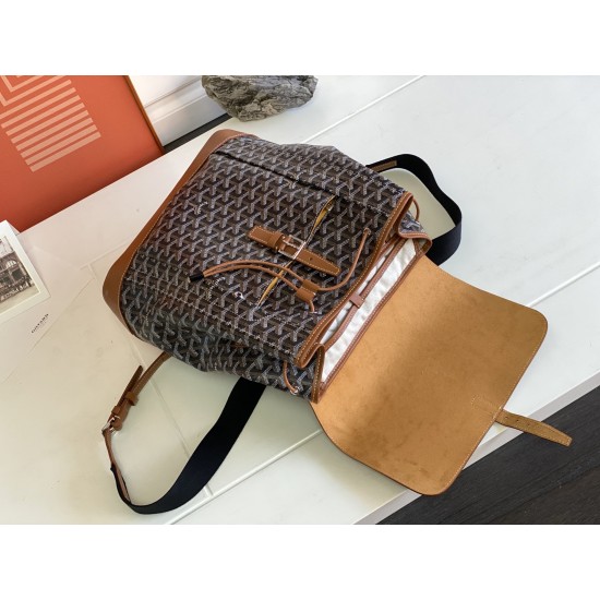 Goyard Alpin backpack size: 39x32x15.5cm
