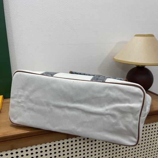 Saint Louis Pertuis  tote bag