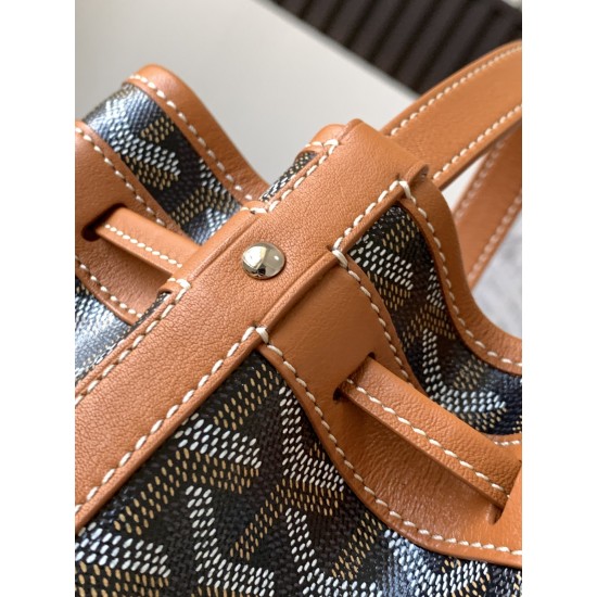Petit Flot Bucket Bag
