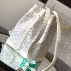 Petit Flot Bucket Bag