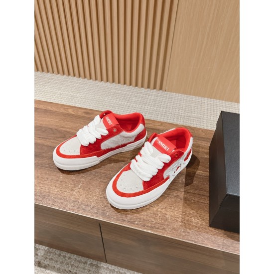 Skateboard shoes