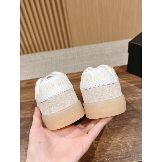 Skateboard shoes