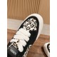 Skateboard shoes