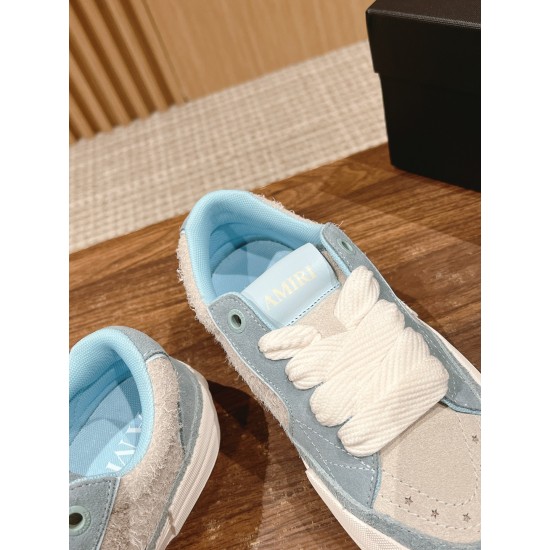 Skateboard shoes