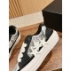 Skateboard shoes