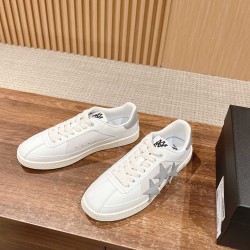 Skateboard shoes