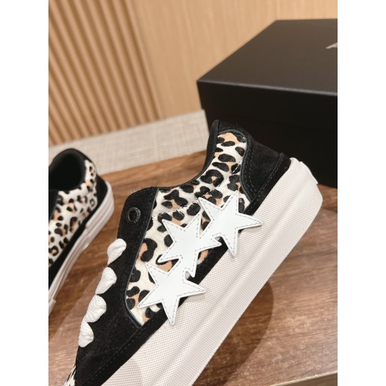 Skateboard shoes