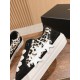 Skateboard shoes