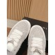 Skateboard shoes