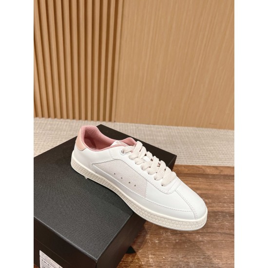 Skateboard shoes