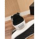 Skateboard shoes