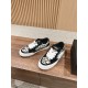 Skateboard shoes