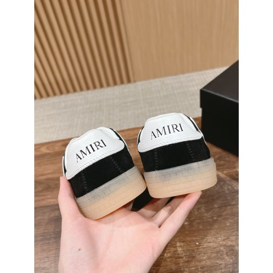 Skateboard shoes