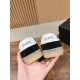 Skateboard shoes