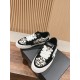 Skateboard shoes