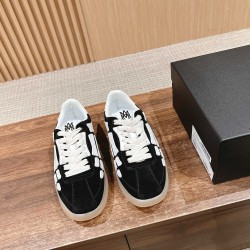 Skateboard shoes
