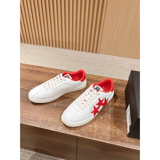 Skateboard shoes