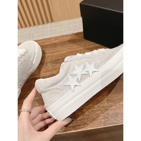 Skateboard shoes