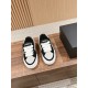 Skateboard shoes