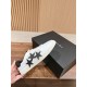 Skateboard shoes
