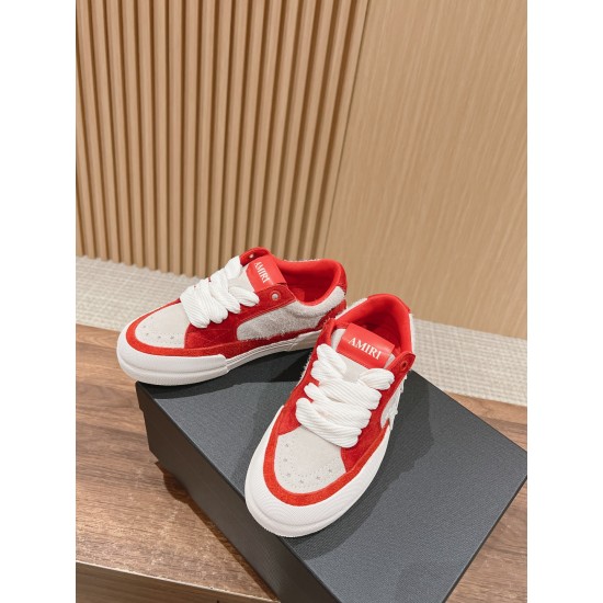 Skateboard shoes