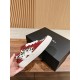 Skateboard shoes