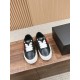Skateboard shoes