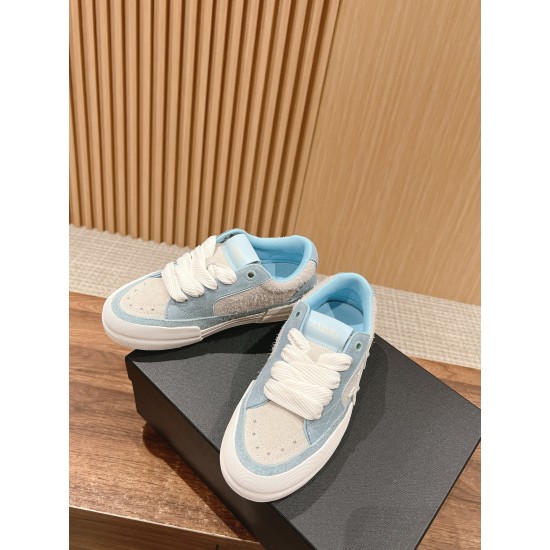 Skateboard shoes