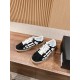 Skateboard shoes
