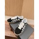 Skateboard shoes