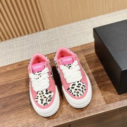 Skateboard shoes