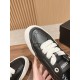 Skateboard shoes