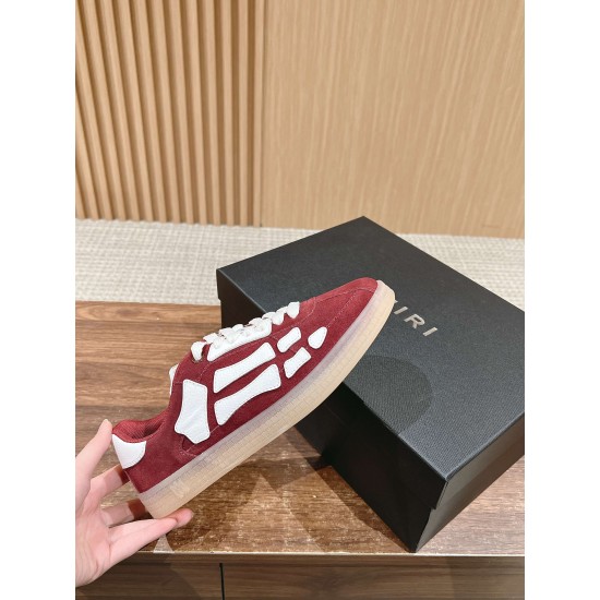 Skateboard shoes