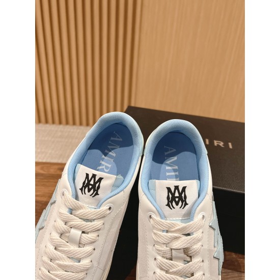 Skateboard shoes