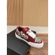 Skateboard shoes