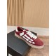 Skateboard shoes