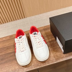 Skateboard shoes