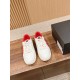 Skateboard shoes