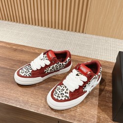 Skateboard shoes