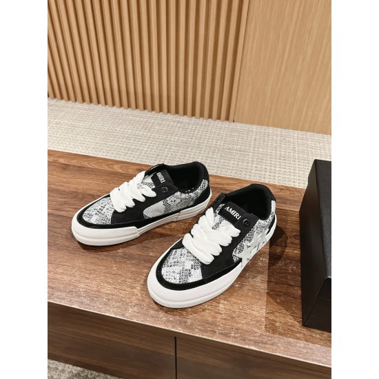 Skateboard shoes
