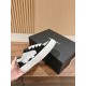 Skateboard shoes