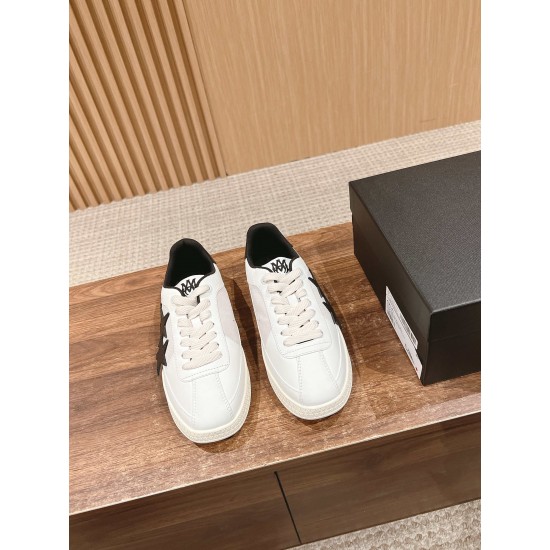 Skateboard shoes